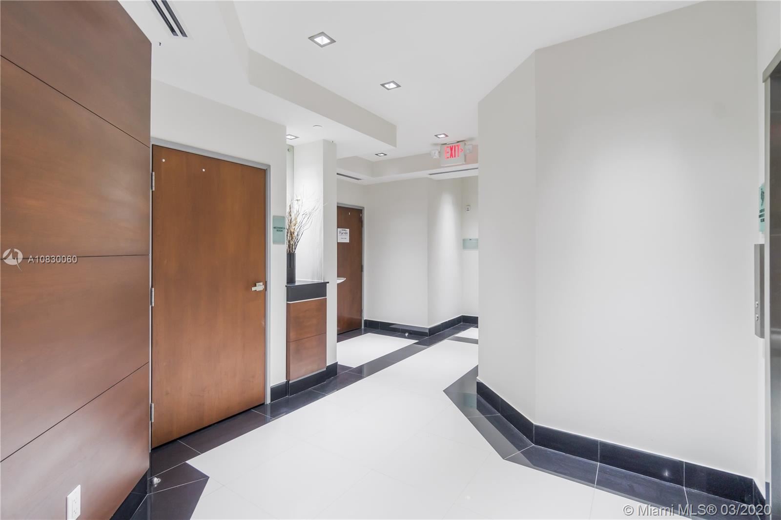 Oakland Park Office Building For Sale - 19,400 SF FOR SALE
$10,175,000