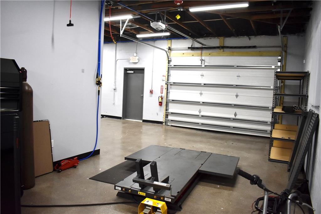Office and Retail Building For Sale in Bradenton, FL - 14,500 sf $2,100,000