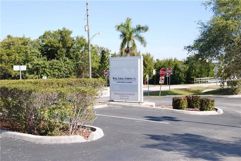 Professional / Office Space For Sale in Punta Gorda, FL - 19,700 sf $2,600,000
