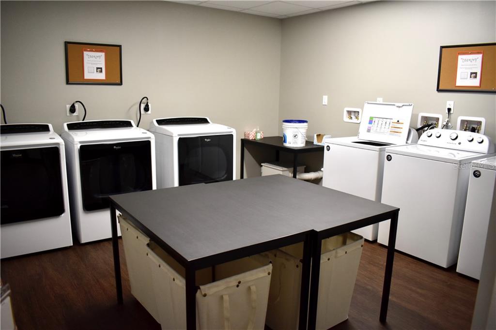 Office Building For Sale in Bradenton, FL $1,999,000