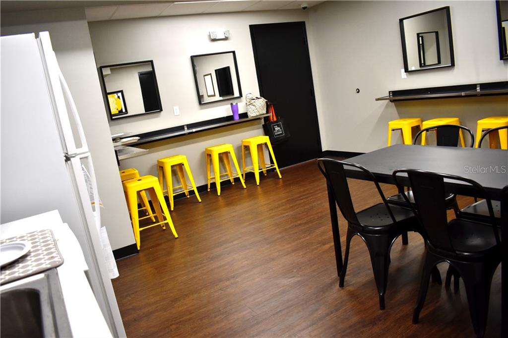 Office Building For Sale in Bradenton, FL $1,999,000