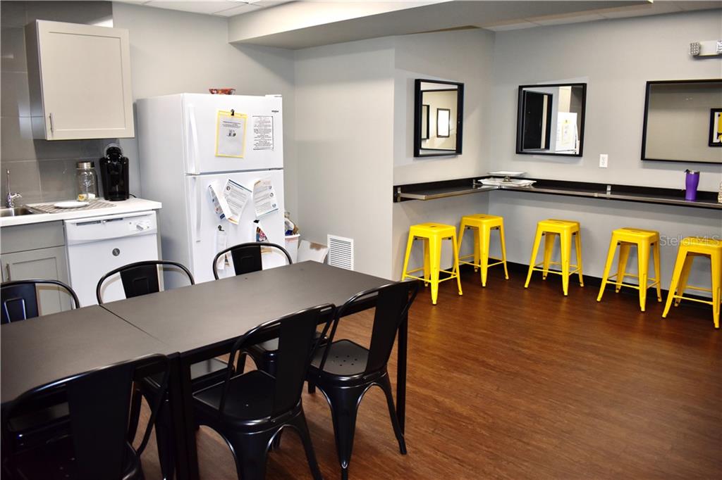 Office Building For Sale in Bradenton, FL $1,999,000