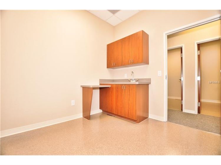 Large Office Building For Sale in Punta Gorda, FL - 31,000 sf $6,700,000