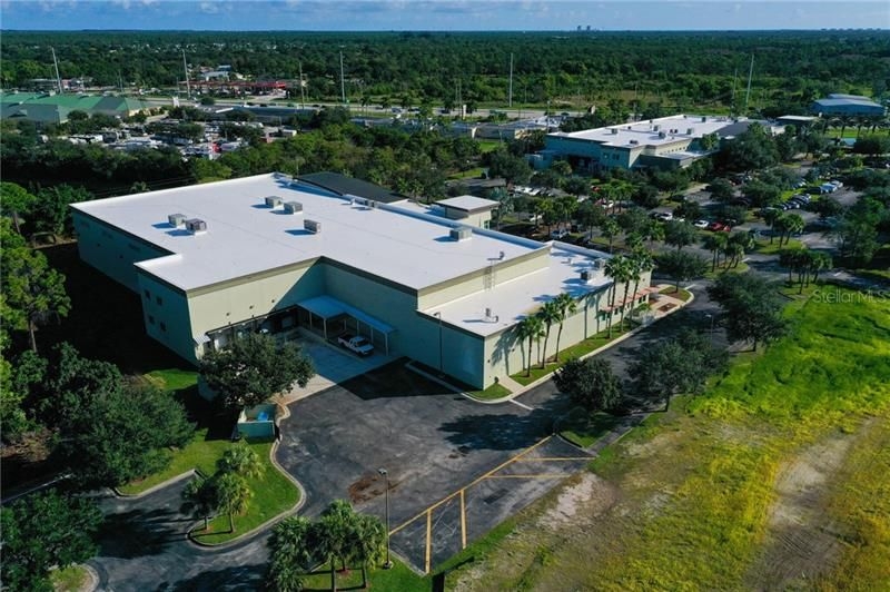 Office and Warehouse Building For Sale in Port St.Lucie, FL - 59,500 sf $7,500,000