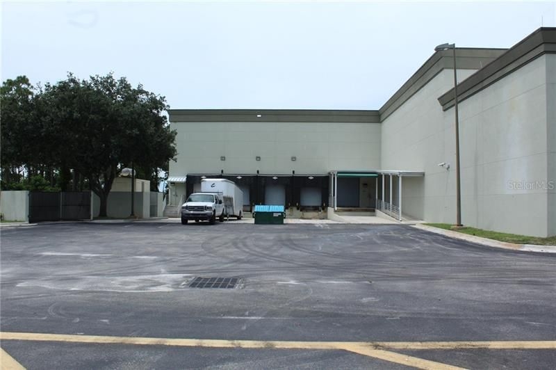 Office and Warehouse Building For Sale in Port St.Lucie, FL - 59,500 sf $7,500,000