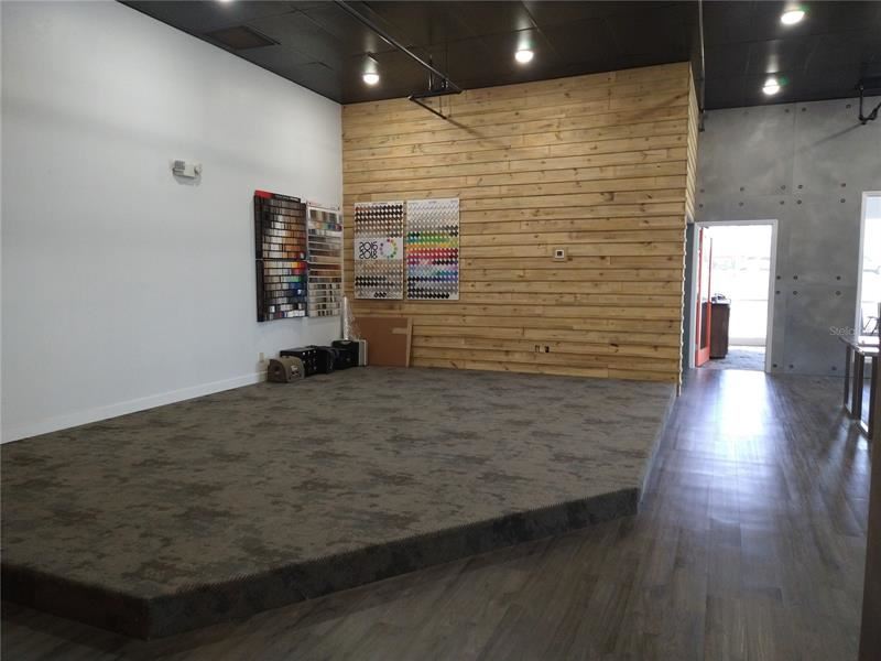 Office and Warehouse Facility For Sale in Lake Wales, FL - 33,000 sf $1,400,000