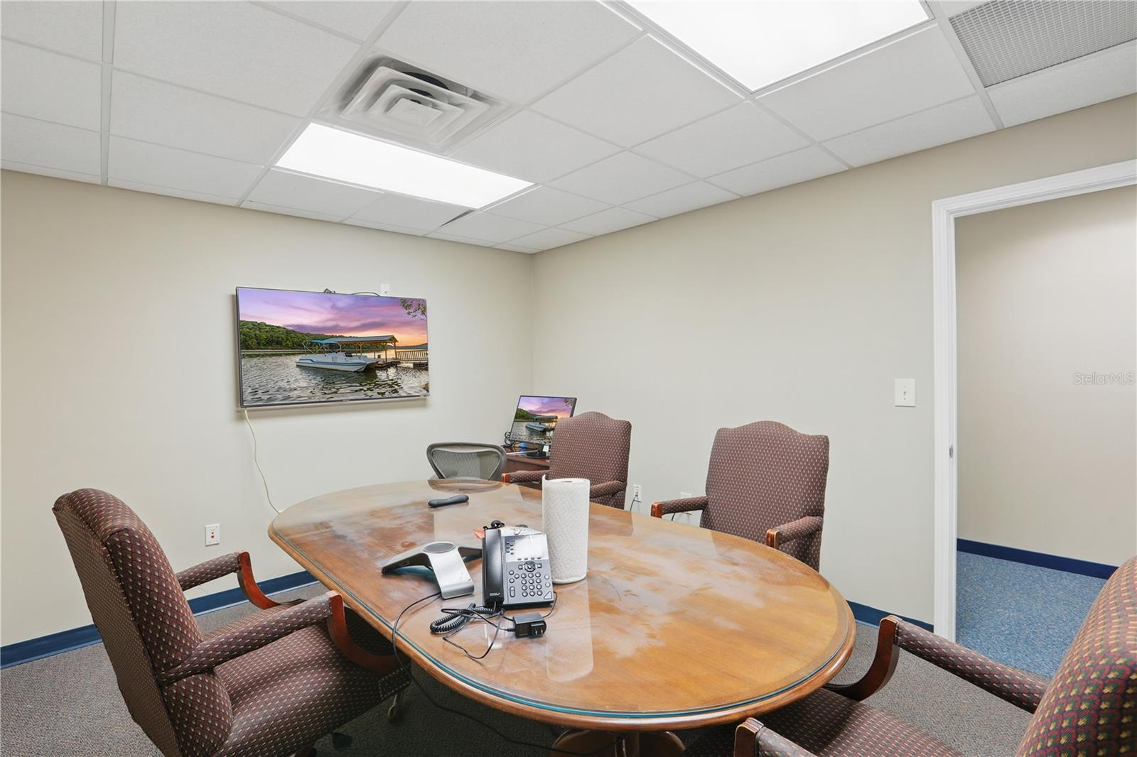 Jacksonville Office Building For Sale - Leased / 5% CAP / 22k sq ft $3,400,000