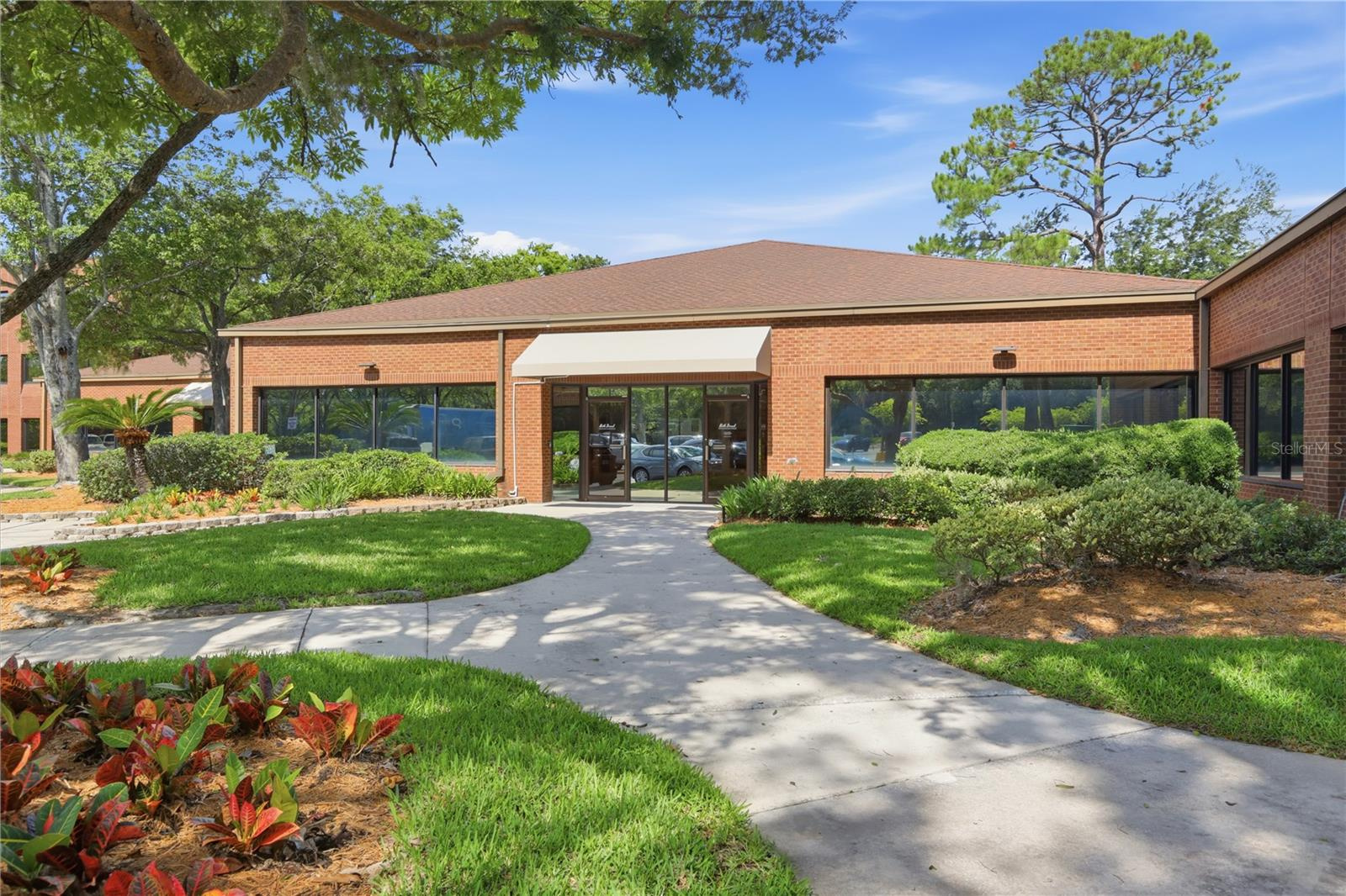 4 Office Buildings ( 18,500 sq ft) leased - 6.59% CAP Rate - Jacksonville $2,499,000 4 Office Buildings ( 18,500 sq ft) leased - 6.59% CAP Rate - Jacksonville $2,499,000