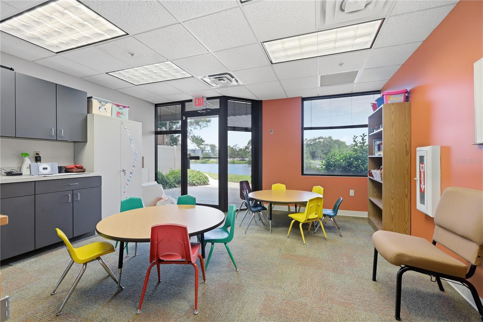 4 Office Buildings ( 18,500 sq ft) leased - 6.59% CAP Rate - Jacksonville $2,499,000 4 Office Buildings ( 18,500 sq ft) leased - 6.59% CAP Rate - Jacksonville $2,499,000