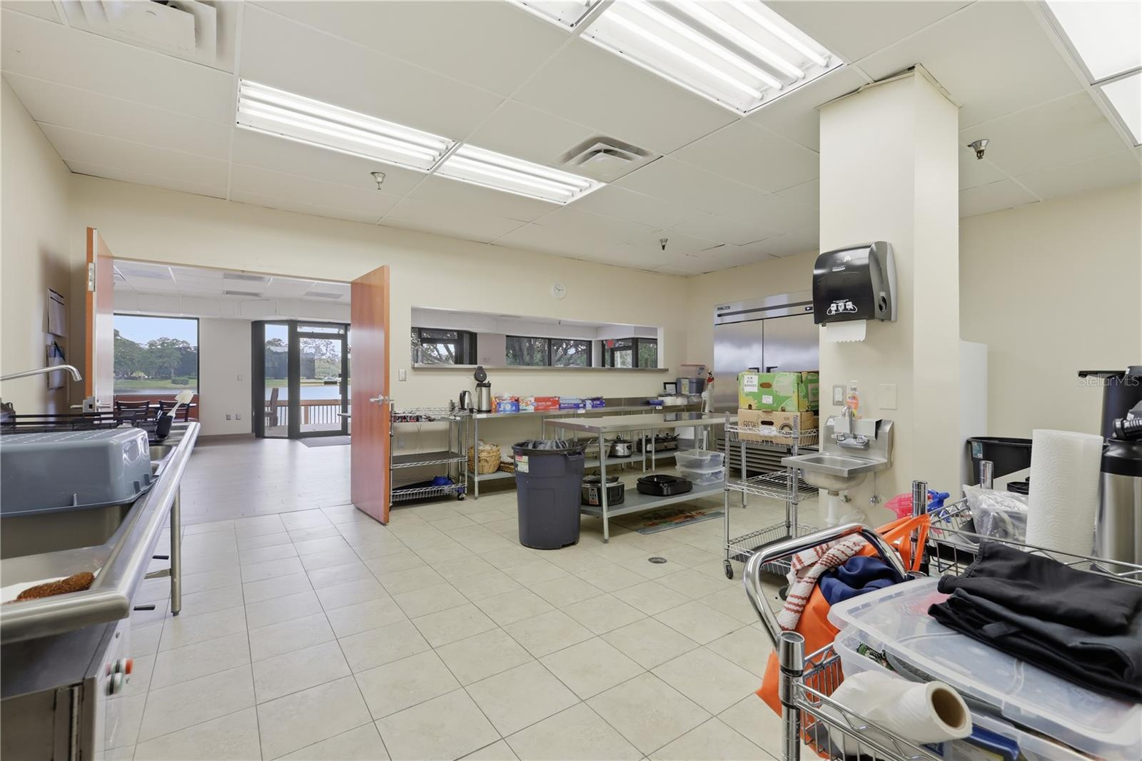 4 Office Buildings ( 18,500 sq ft) leased - 6.59% CAP Rate - Jacksonville $2,499,000 4 Office Buildings ( 18,500 sq ft) leased - 6.59% CAP Rate - Jacksonville $2,499,000
