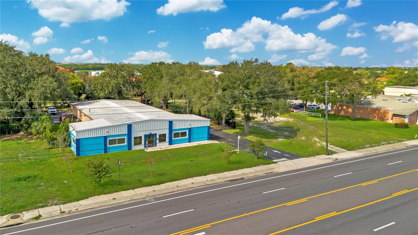 Large Commercial Building For Sale in Apopka, FL - Great For an Office Building $2,600,000 Large Commercial Building For Sale in Apopka, FL - Great For an Office Building $2,600,000