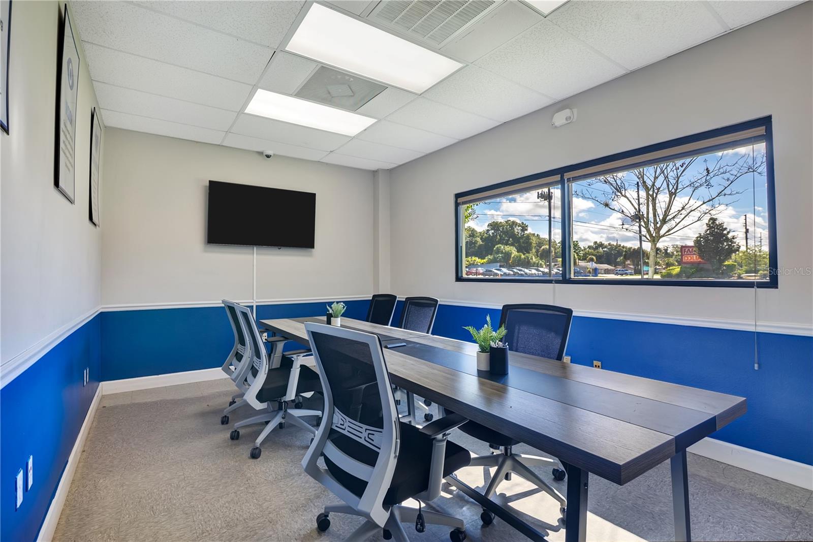 Large Commercial Building For Sale in Apopka, FL - Great For an Office Building $2,600,000 Large Commercial Building For Sale in Apopka, FL - Great For an Office Building $2,600,000