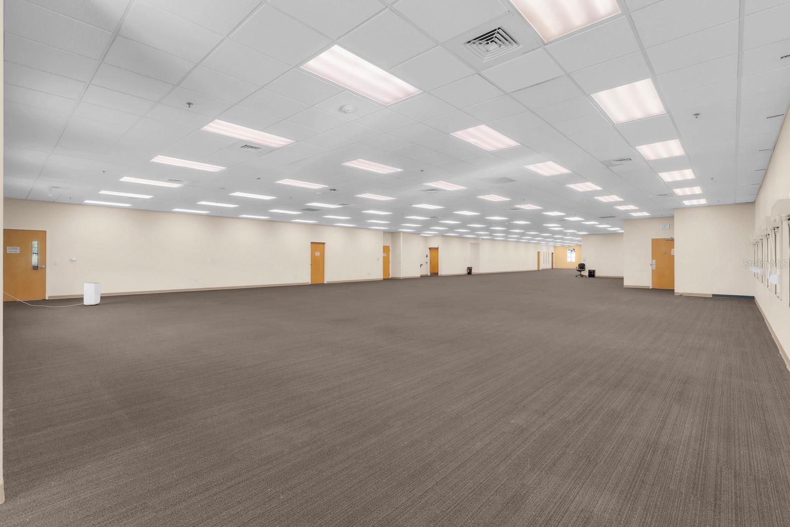 Large Office Building For Sale in Kissimmee, FL - 15,000 Sq Ft $5,000,000 Large Office Building For Sale in Kissimmee, FL - 15,000 Sq Ft $5,000,000