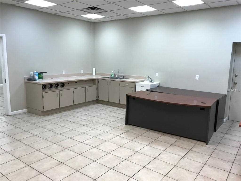 10 Offices + 2 Single Family Homes For Sale in Gibsonton, FL $2,100,000