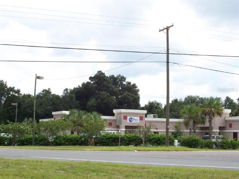 Office Building For Sale in Thonotosassa, FL - 18,400 Sq Ft $2,500,000
